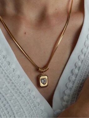 New! 18K Gold Plated Heart Pendant Necklace (3033) NWOT